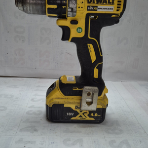 디월트 충전 드릴 DCD790 18V 브러시리스 드릴배