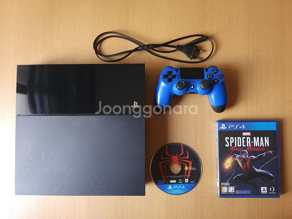Ps4 1TB + 듀얼쇼크 + 타이틀 CD + 충전선--0