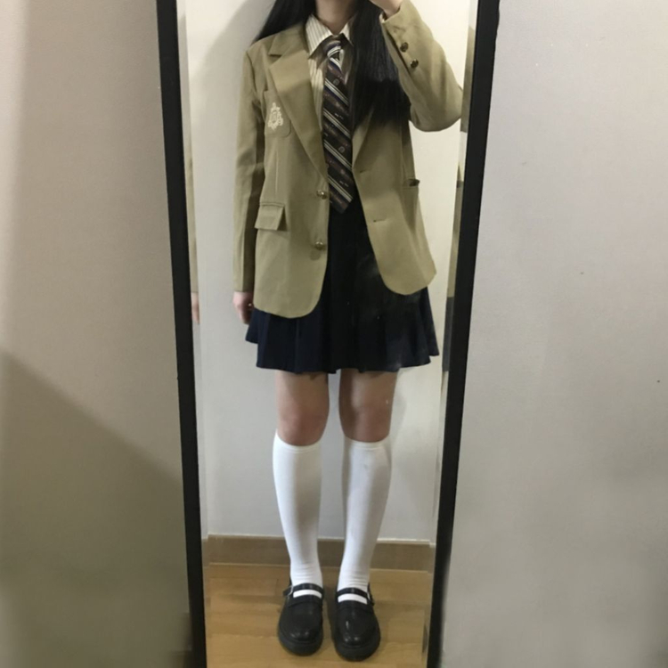 뉴진스 디토 5벌 단체 교복 프레피룩 대여 졸사대여 이미지