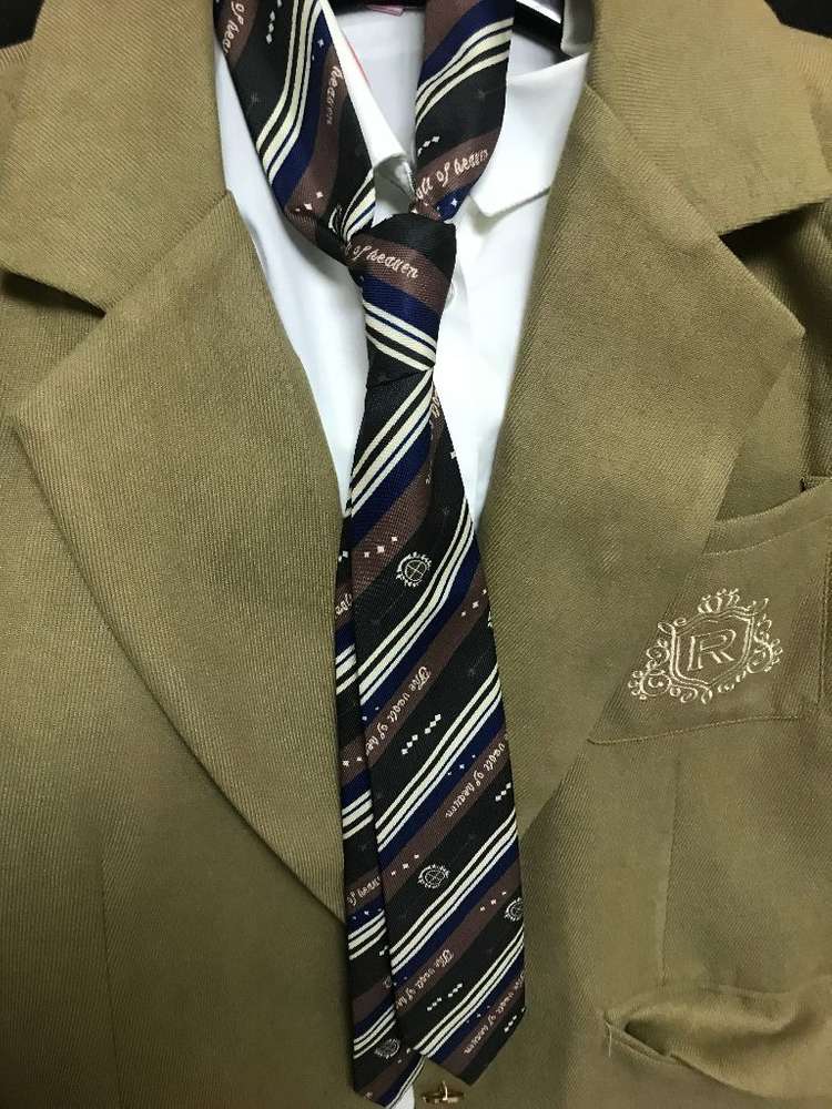 뉴진스 디토 5벌 단체 교복 프레피룩 대여 졸사대여 이미지