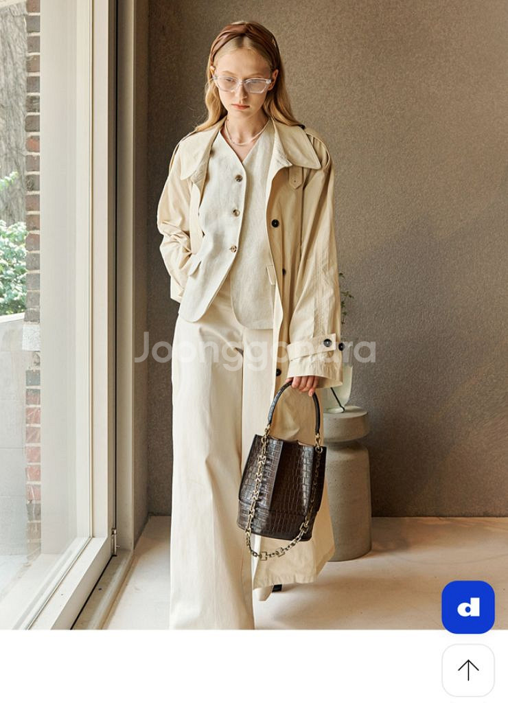 루에브르 삭드 뤼미에르 악어패턴 블랙버킷백--0