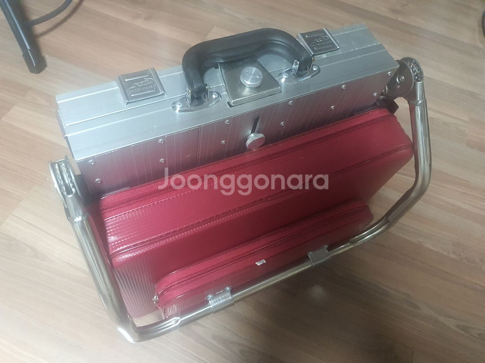 민물낚시 소좌대와 관련용품 팔아요.--0