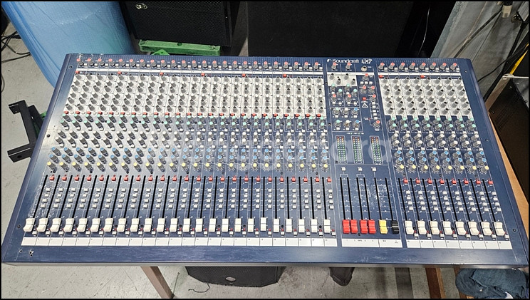 사운드크래프트 LX7 II 24채널 중고 음향 믹서--0