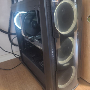 AMD5700X RX6600 게이밍본체PC팝니다