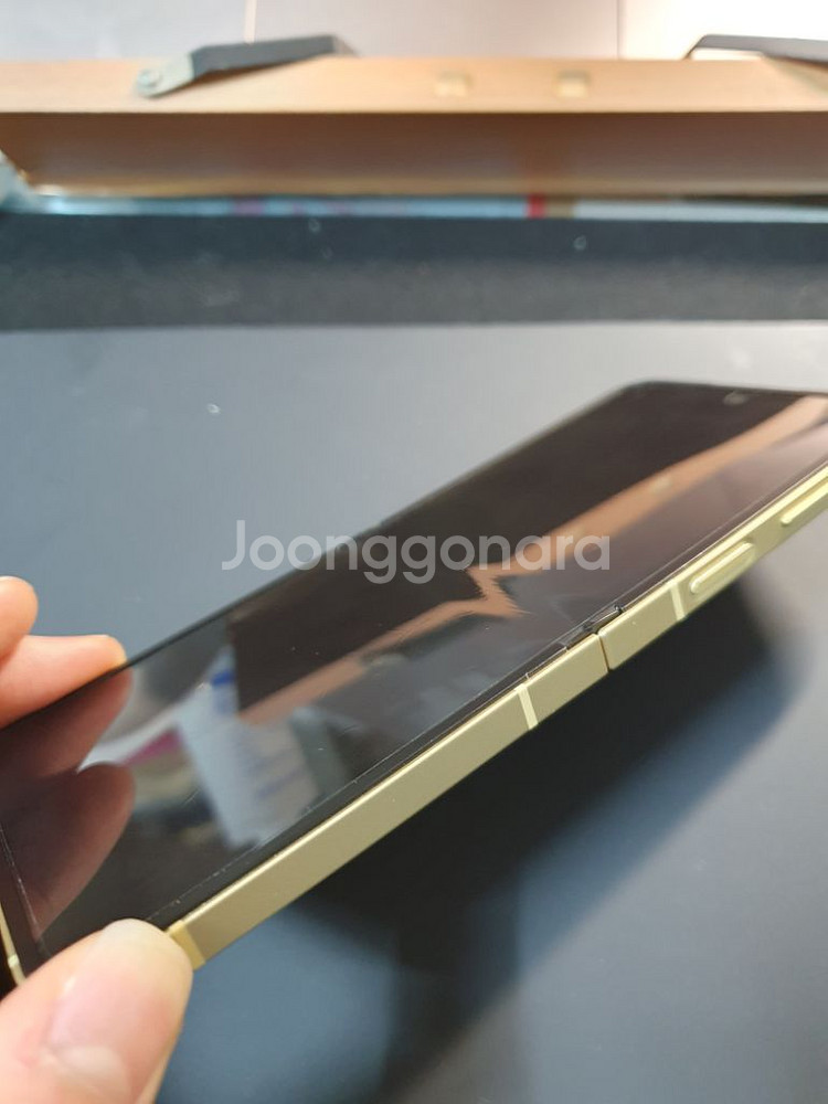 갤럭시 Z플립6 옐로우 256G 상태최상!!--9