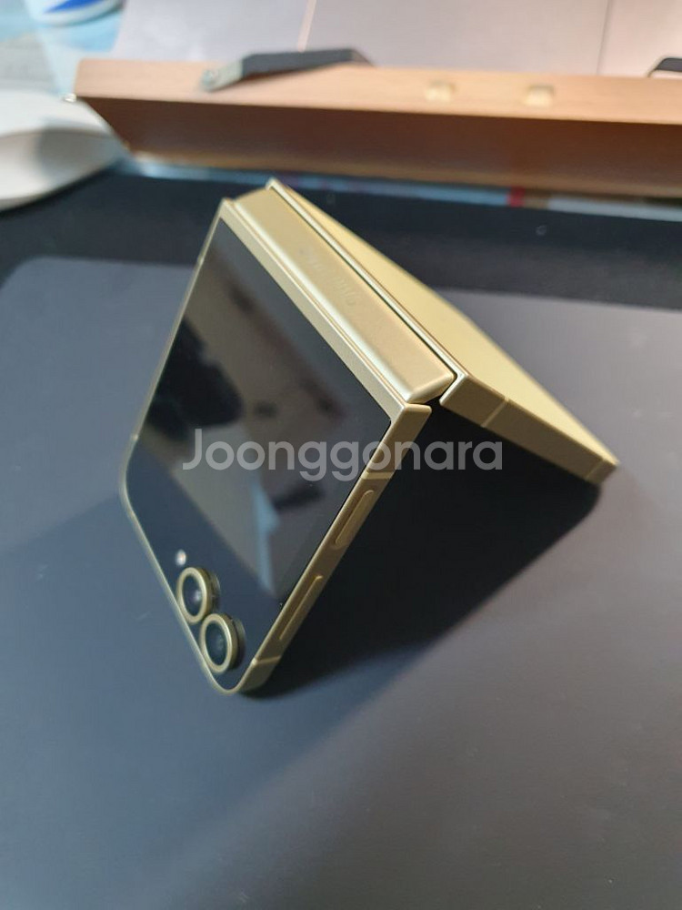 갤럭시 Z플립6 옐로우 256G 상태최상!!--7