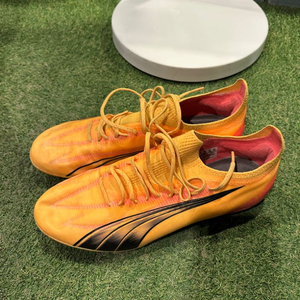 푸마 퓨처 280 판매 합니다 mg 축구화 풋살화