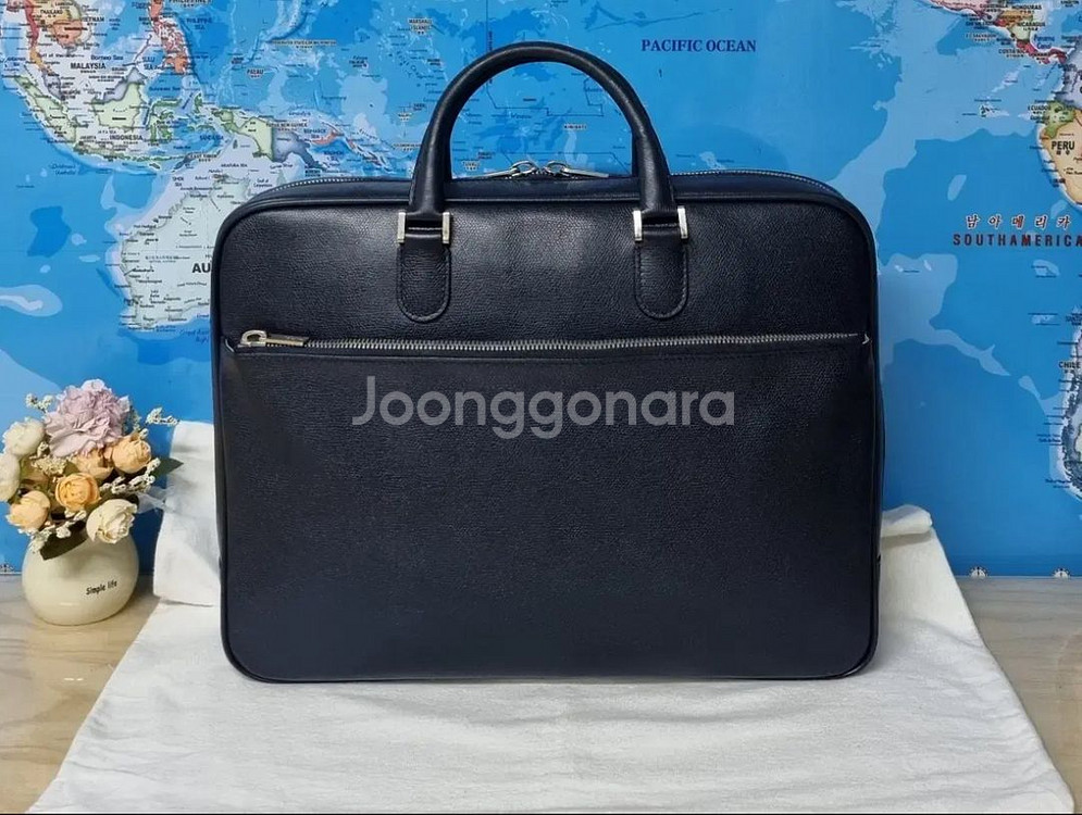 정품.발렉스트라 서류가방.송아지가죽(새상품급.다크네이비--0