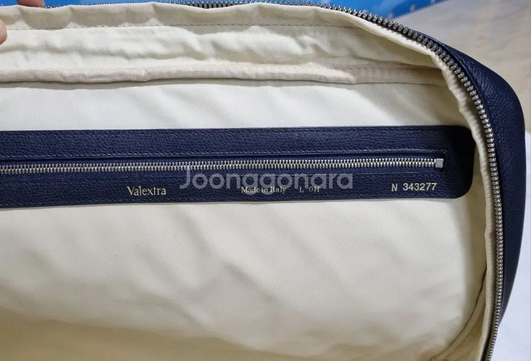 정품.발렉스트라 서류가방.송아지가죽(새상품급.다크네이비--9
