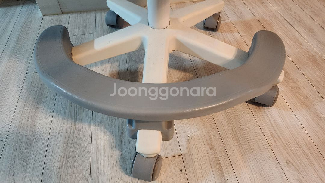 시디즈 발받침대--0