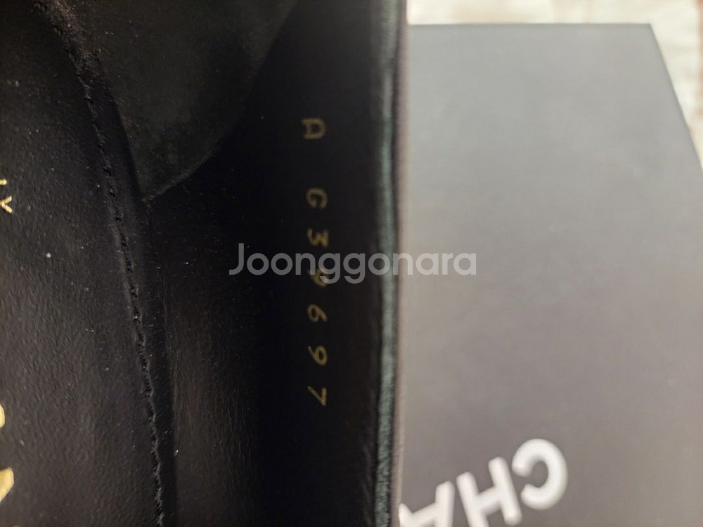 정품)최저가급처5번정도신은! 샤넬 하트 로고 로퍼 구두--1
