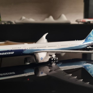 Boeing Company B777-9X 1:400