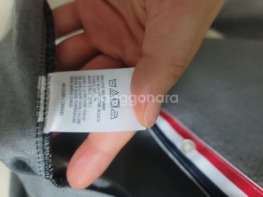 [톰브라운] 그레이 와이셔츠 팔아요--4