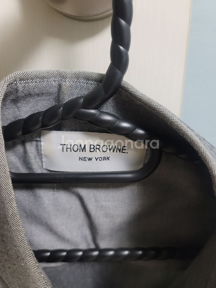 [톰브라운] 그레이 와이셔츠 팔아요--2