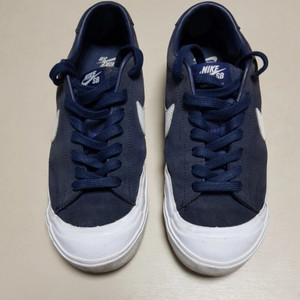 정품 나이키 에어 줌 올코트 스니커즈 270