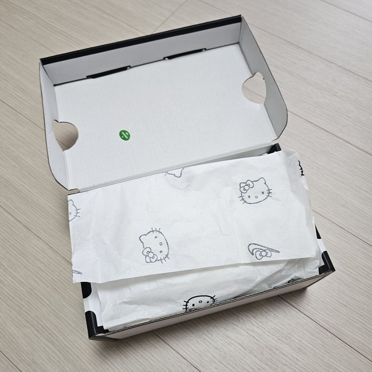 나이키 헬로키티 프리런 UK 1.5--3