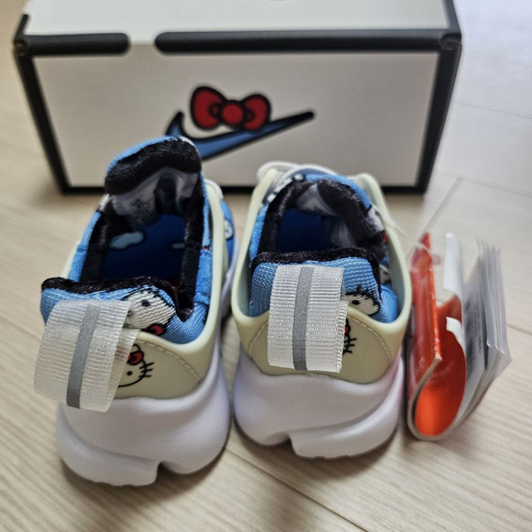 나이키 헬로키티 프리런 UK 1.5--1