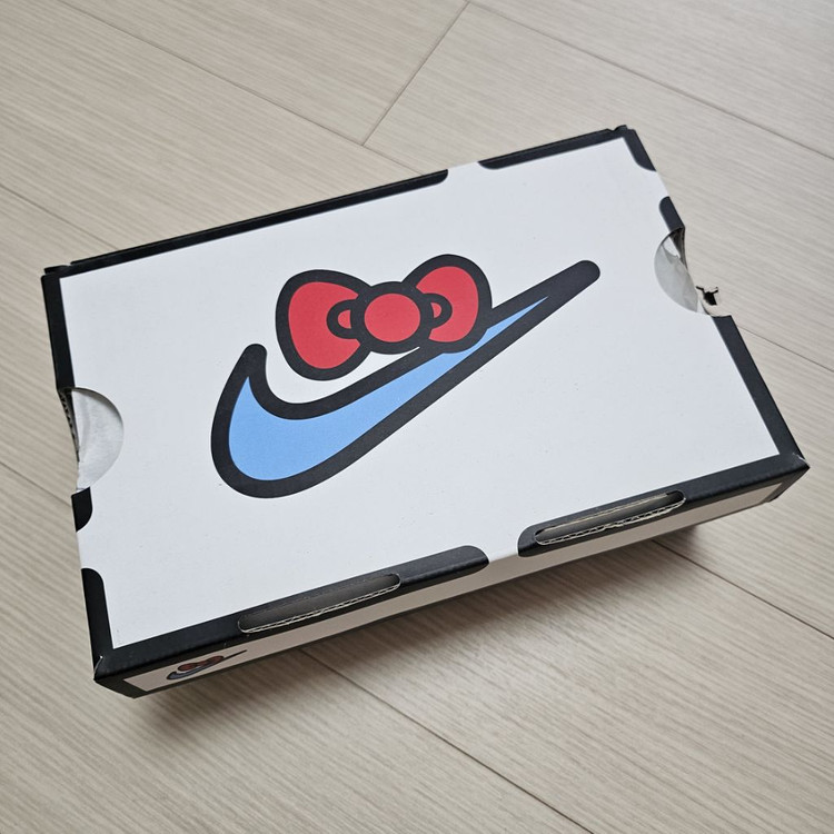 나이키 헬로키티 프리런 UK 1.5--4