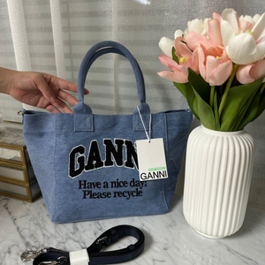 새상품)Ganni 자수로고 토트백