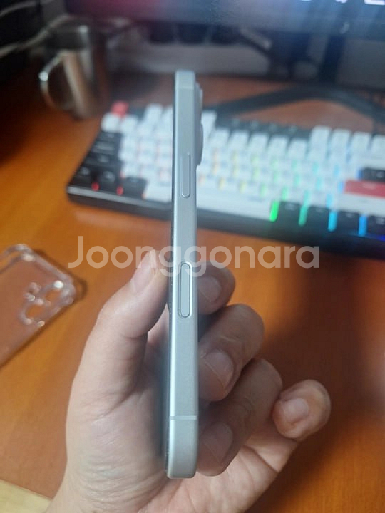 (급처) 자급제 아이폰16 256 화이트 2주정도 사용--5