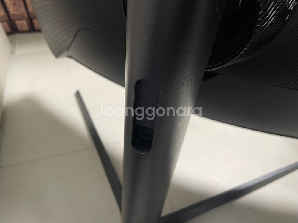 삼성 오디세이 G7 32인치 커브드--2