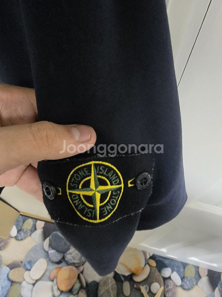 스톤아일랜드 네이비 와펜맨투맨 L 실착2회(마지막가격)--2