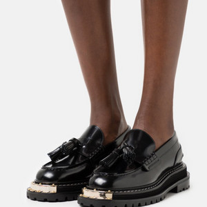 (새상품)산드로 청키솔 레더 로퍼 37사이즈 (230)