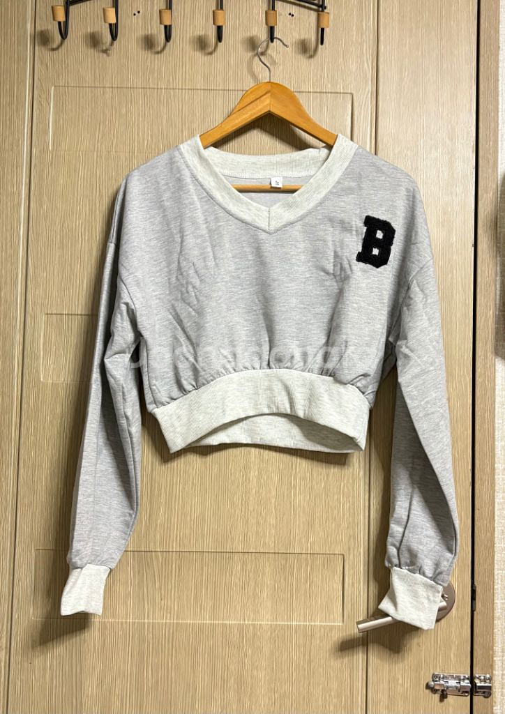 B패치 크롭브이넥 일자트레이닝팬츠 세트--1