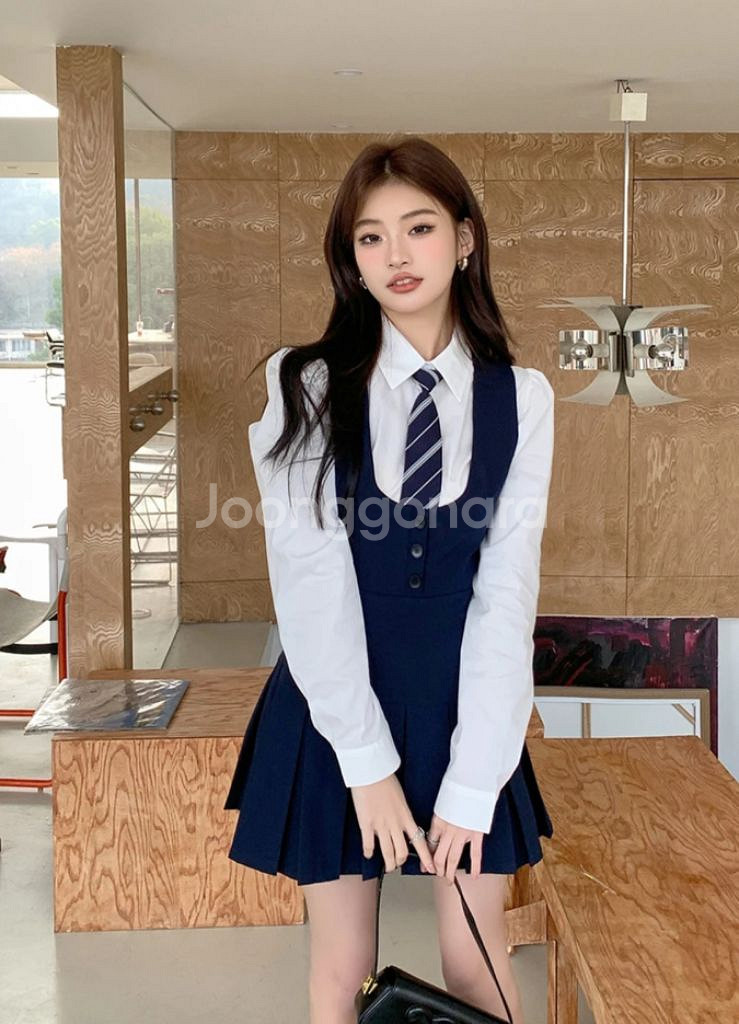 [대여/상태최상/보증금X]졸업사진 프레피룩 하이틴 교복--1