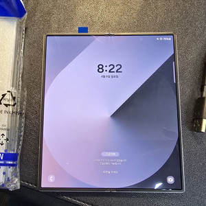 갤럭시 z폴드6 512 올갈이후 미사용 판매합니다.