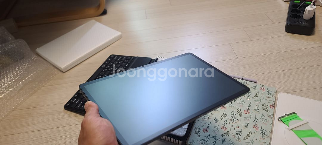갤럭시 탭 s8+ (플러스) 5g 판매합니다.--2