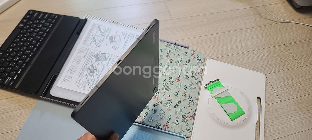 갤럭시 탭 s8+ (플러스) 5g 판매합니다.--5