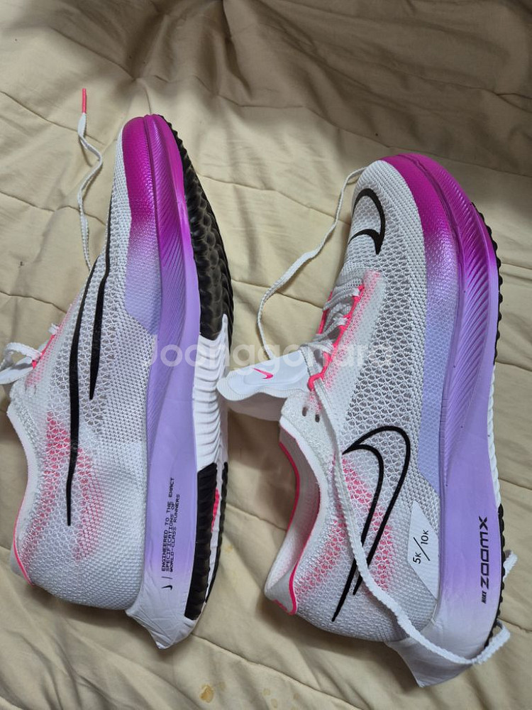 나이키 ZoomX 스트릭플라이 미사용 새상품--1