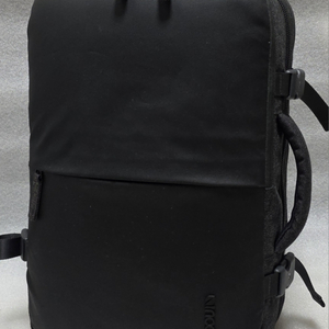 인케이스 EO Travel Backpack 노트북백팩