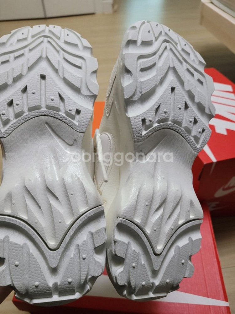 새상품 나이키 TC7900 운동화 스니커즈 245mm--5