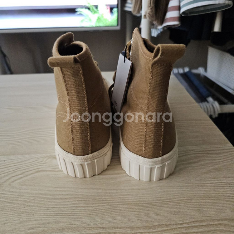 [새상품] 하이탑 스니커즈 망고 MANGO 235--2