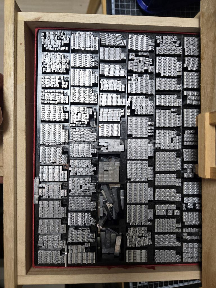 가죽공예 도구,킹슬리 불박기,포니 각종도구 팝니다.--5