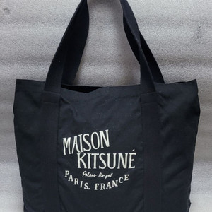 메종키츠네 MAISON KITSUNE 파리 로얄 로고