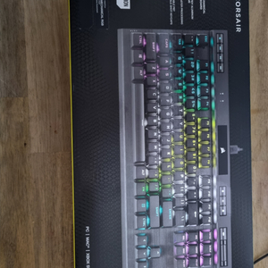 k70 rgb tkl 광축 8k키보드 판매합니다
