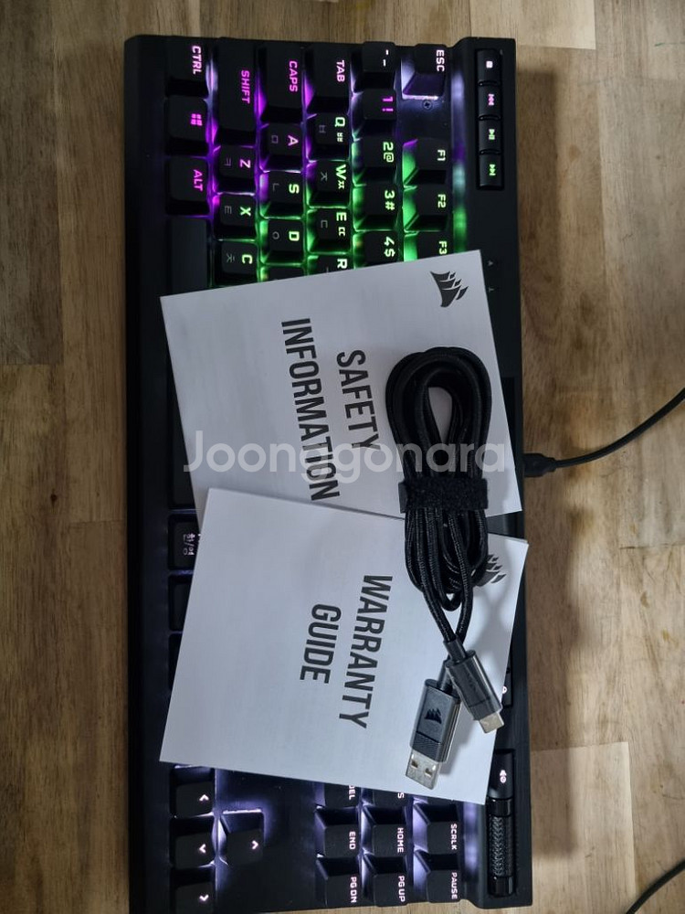 k70 rgb tkl 광축 8k키보드 판매합니다--3