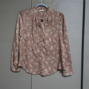 비비안리실크느낌블라우스