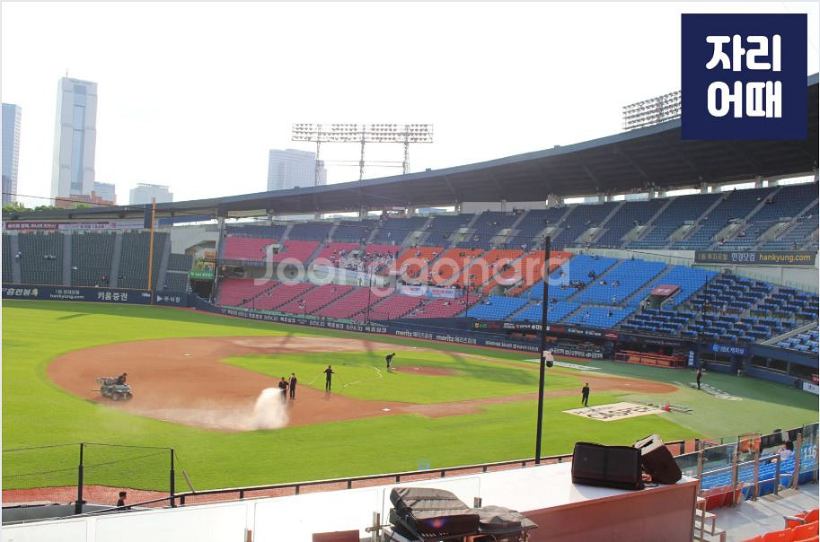 4월 13일(일) LG VS 두산 3루 오렌지석 4연석--1