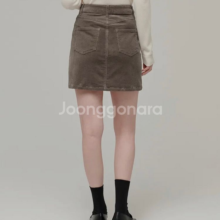 무신사스탠다드) 우먼즈 코듀로이 미니 스커트 [카키 브--1