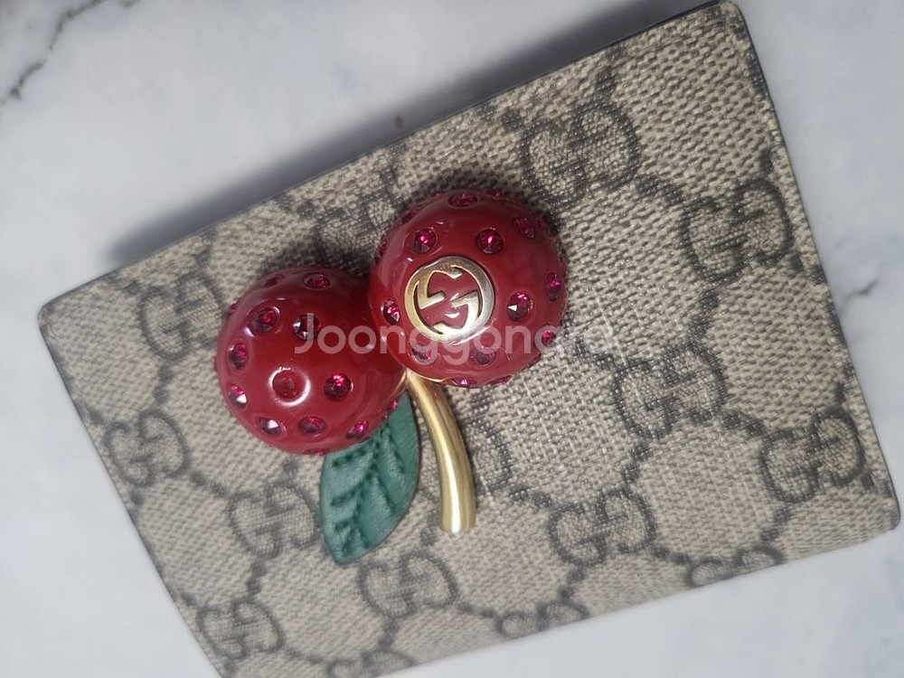 구찌 체리 지갑 택포.--0