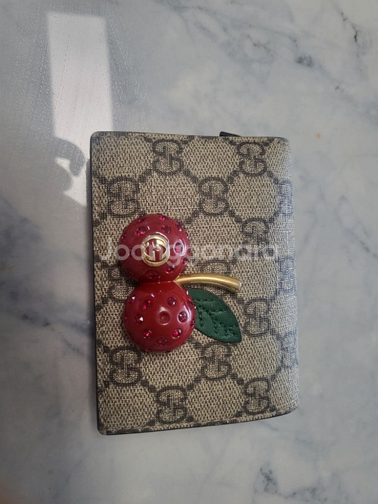 구찌 체리 지갑 택포.--1