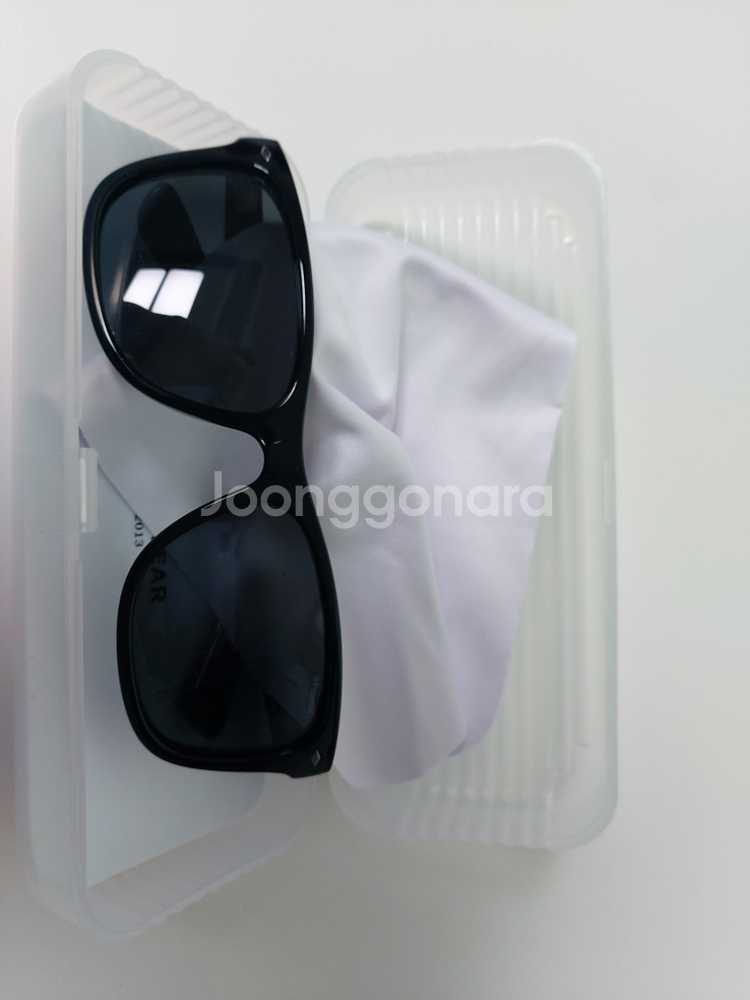 폴라로이드 선글라스 P8243 A KIH Y 23--7