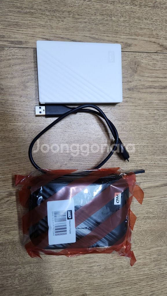 WD My Passport 5TB 외장하드 팝니다.--0