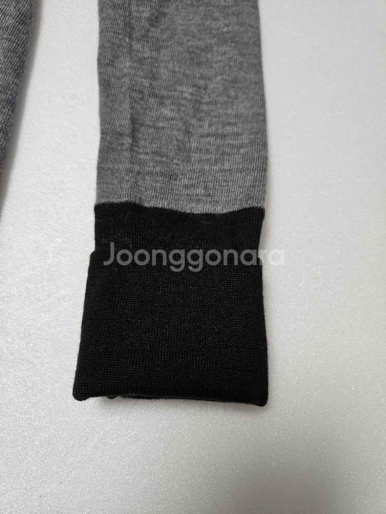 클럽모나코 메리노울 로브 소매프리 가디건 아주얇음--5