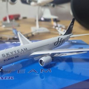 KoreanAir A330-200 1:400