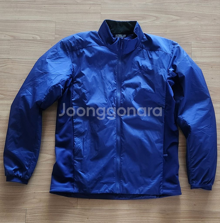 아크테릭스25SS 아톰 자켓 맨 (AJPSM09561--0